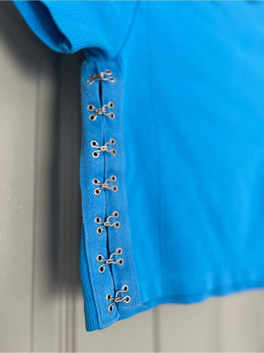 Y2K Hook & Eye Side Crop Top Bright Blue Baby Tee Small - Picture 3 of 5